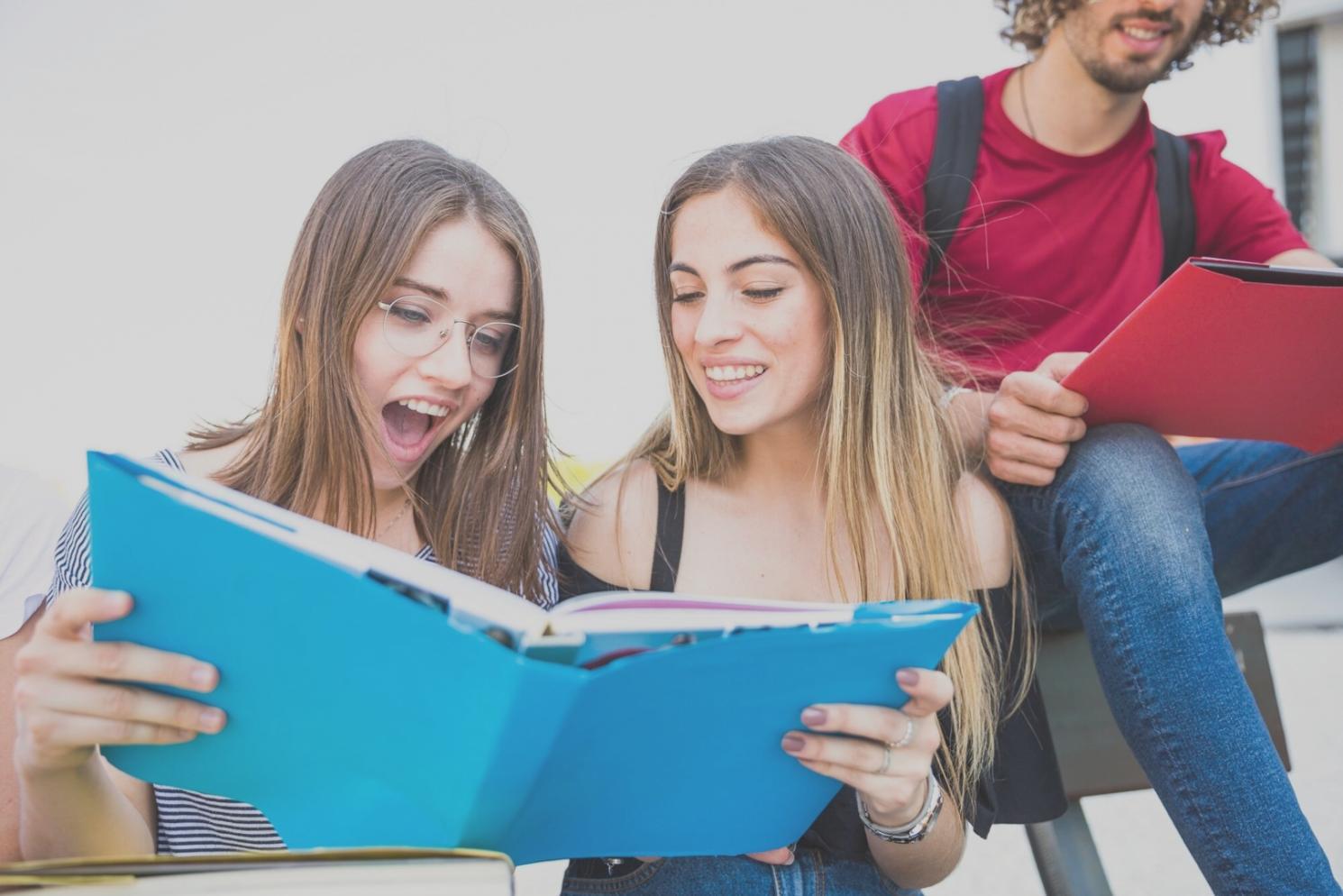 Collaborative learning environment for investment education